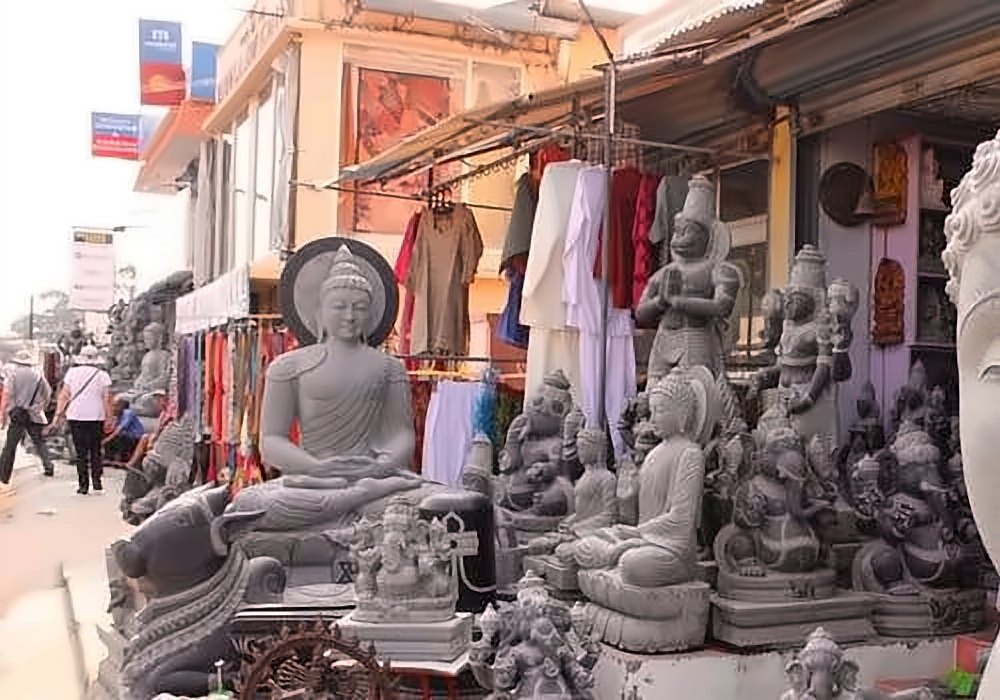 Try Different Cuisine and Go On a Shopping Spree, Mahabalipuram – Best Tours and Travels in Madurai